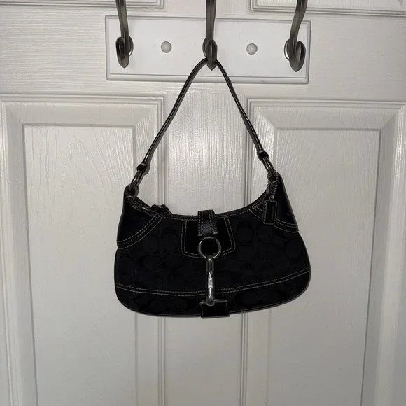 Vintage Coach Mini Black Signature C Hampton Hobo Clip Shoulder Hand Bag Purse - Picture 13 of 13
